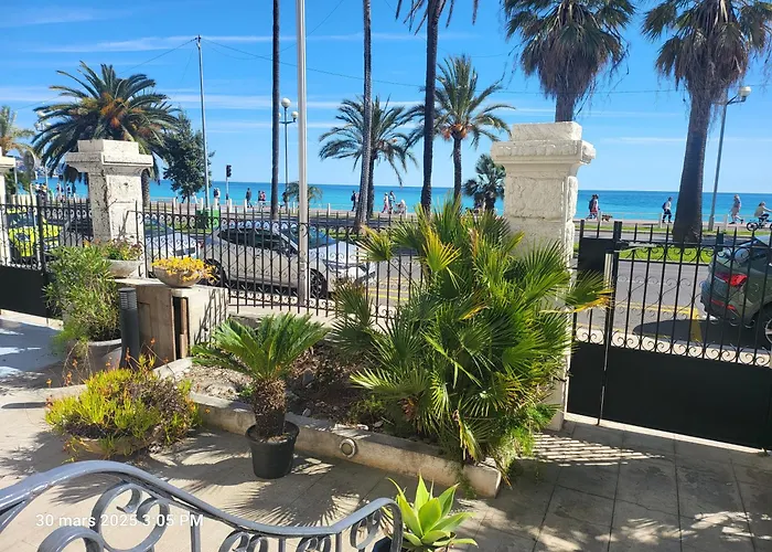 Hotel Flots D'Azur Promenade Des Anglais Nice